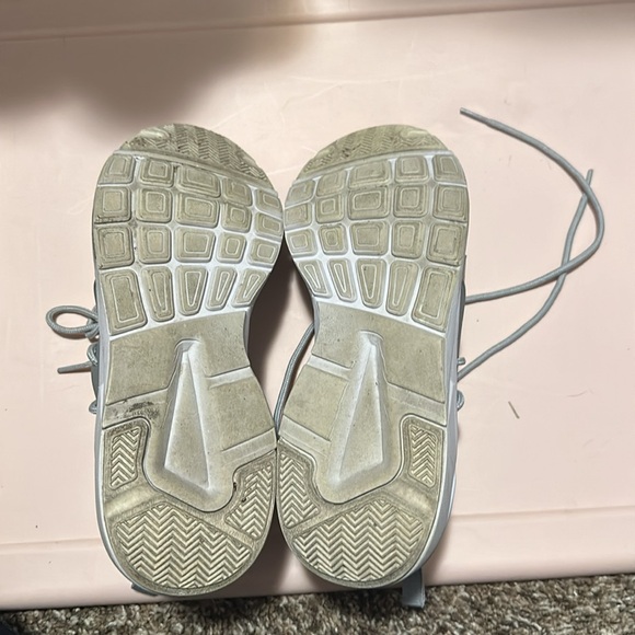 Fabletics Tennis shoes - Picture 3 of 4